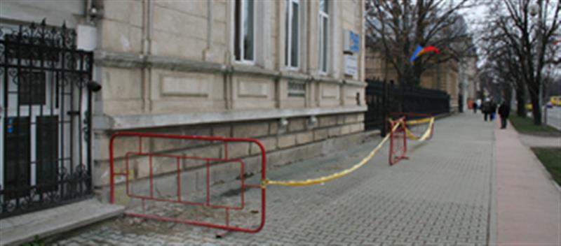 Tencuiala Poliţiei Comutare Ploieşti cade