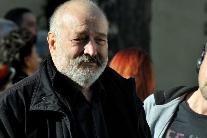 romaniacurata.ro/telespectatorii-ii-cer-lui-stelian-tanase-si-victor-ponta-ca-emisiunea-lui-moise-guran-sa-ramana-in-grila-tvr-semneaza-acum-aici/