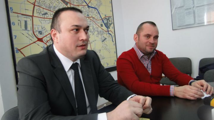 Primarul Ploieștiului s-a întâlnit, astăzi, cu soţia finanţatorului Petrolului Ploieşti, pentru a discuta despre situația Petrolului. 