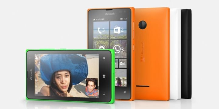Microsoft a adus in Romania cel mai ieftin telefon. Modelul Lumia 435 costă numai de 385 lei. La cum arată şi se mişcă, pare o achiziţie optimă pentru cei care nu au foarte mari pretenţii de la un smartphone, relatează GadgetReport.ro