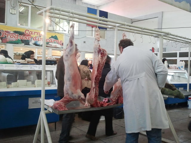 controale la carnea de miel