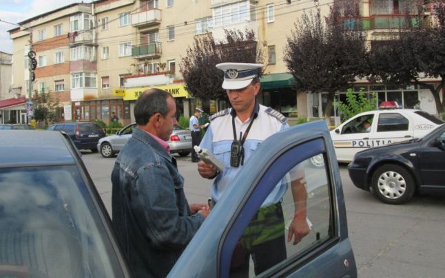 Anumite boli nu permit obţinerea permisului de conducere sau reînnoirea acestuia. Printre acestea se numără tulburările ritmului cardiac, afecţiunile neurologice grave, epilepsia. Nici persoanele care suferă de alcoolism sau care consumă stupefiante nu pot obţine şi nu-şi pot reînnoi permisul auto. 