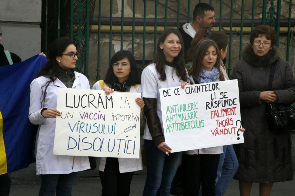 Protest-la-Institutul-Cantacuzino-2.jpg