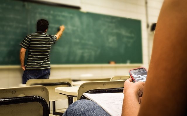 profesor-la-tabla-640x400.jpg