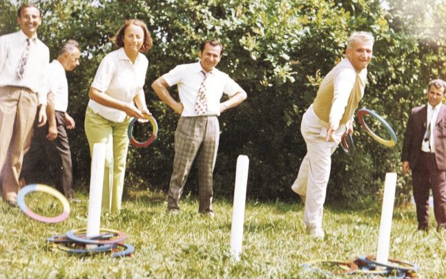 iliescu ceausescu.jpg