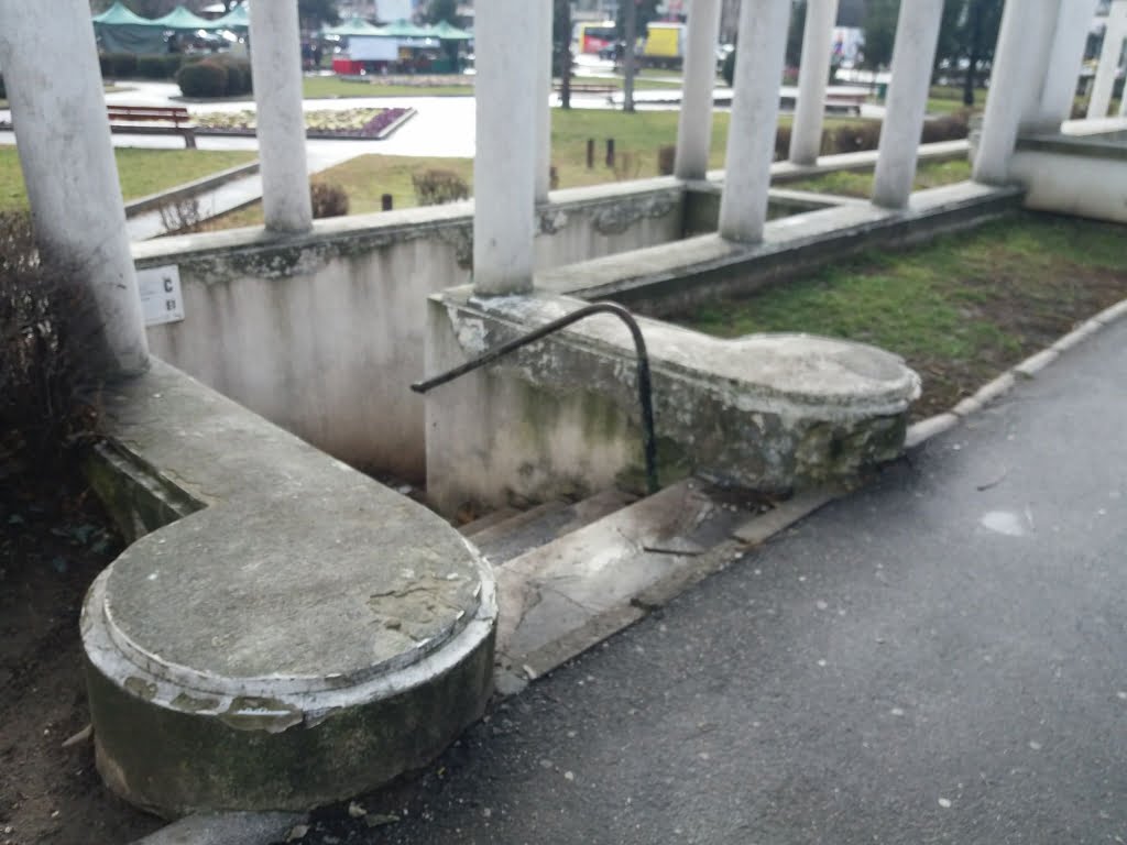 wc-public-parcul-foamei2.jpg