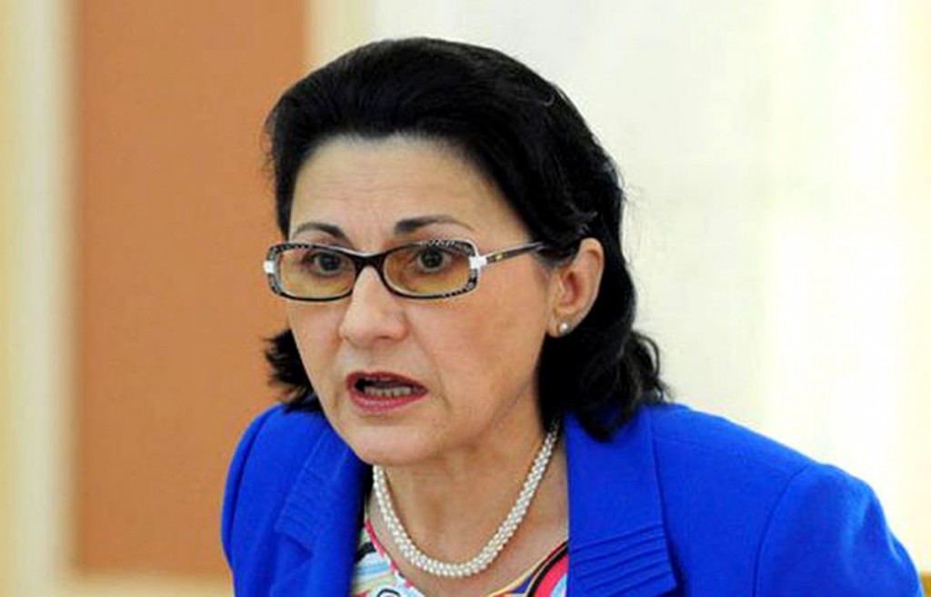 andronescu_8f66f.jpg