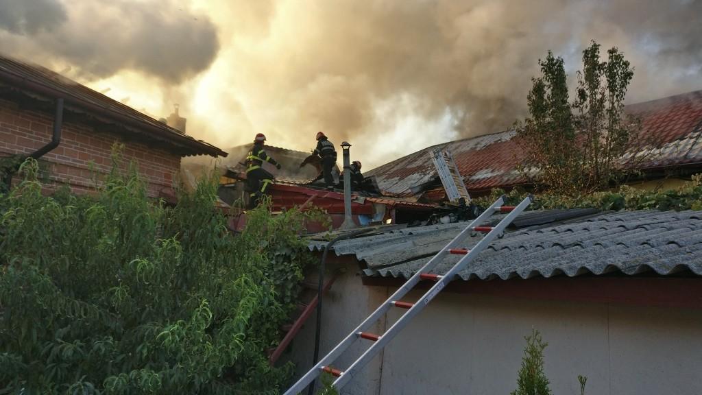 case-incendiu-tulcea-interventie-isu_3205d.jpg