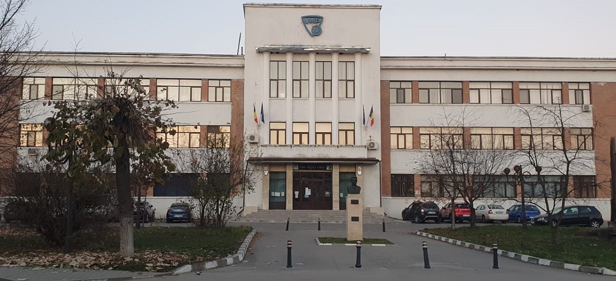 Aproape 500.000 de euro cash, găsiți la percheziții, la directorul Uzinei Mecanice Plopeni. Ce acuzații aduc procurorii DNA