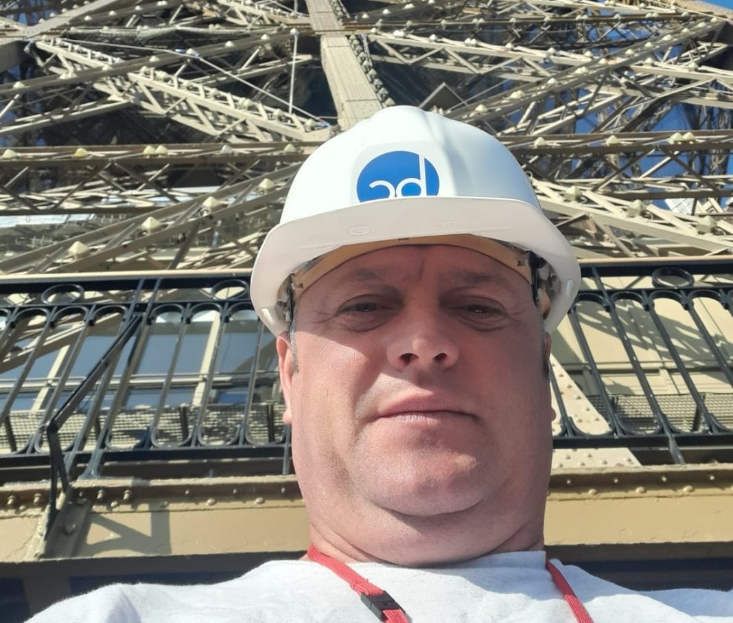 Iulian Dumitru șef șantier lift Turnul Eiffel