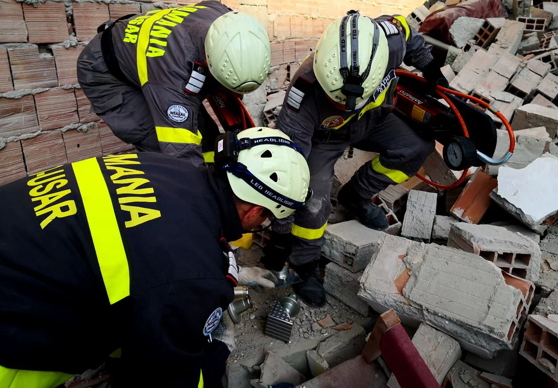 România trimite echipă specială de salvare în Turcia, după dezastrul provocat de cutremurul de 7,8 grade pe Richter