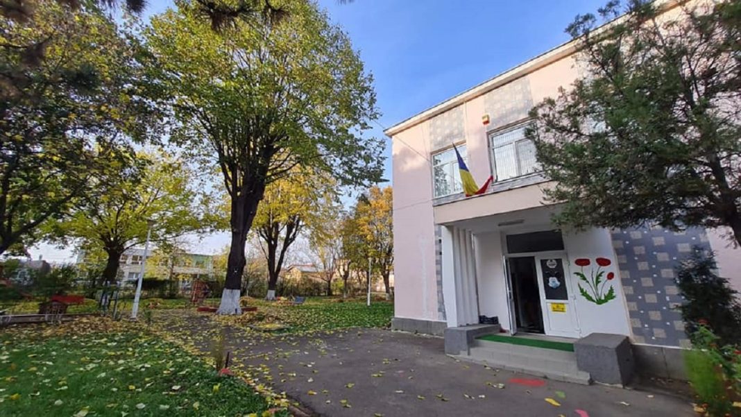 Educatoarea de la Grădinița nr. 33 din Ploiești, infectată cu TBC, a rămas în spital