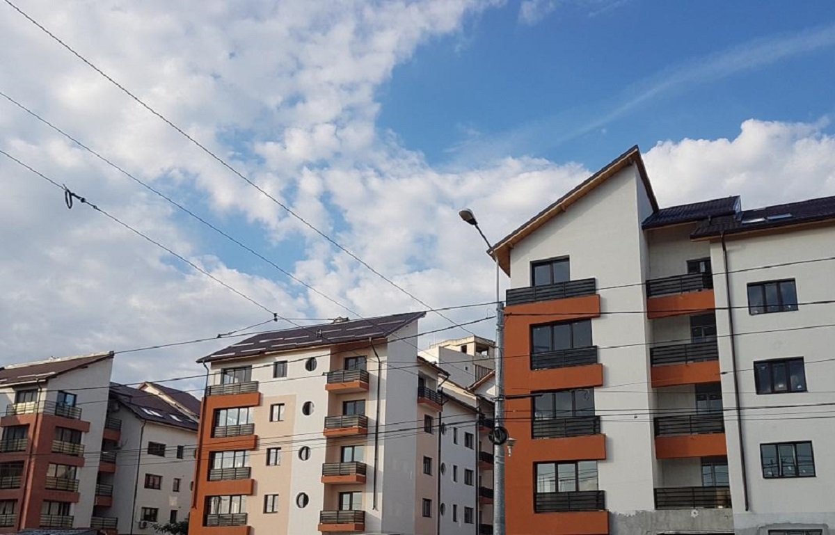 Bolojan vrea ca românii afectați de blocajul ANCPI să nu piardă TVA-ul redus la locuințe. Ce înseamnă acest lucru