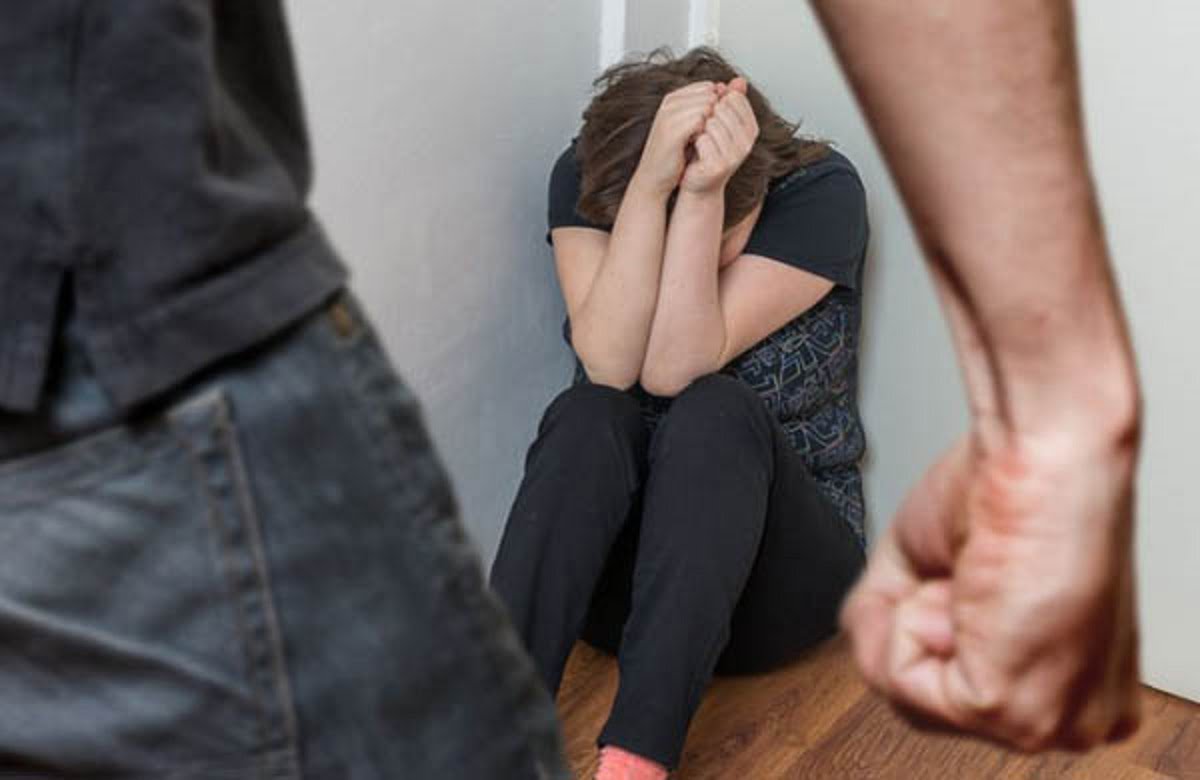 Legea femicidului. Pedepse mai mari pentru ucigașii de femei