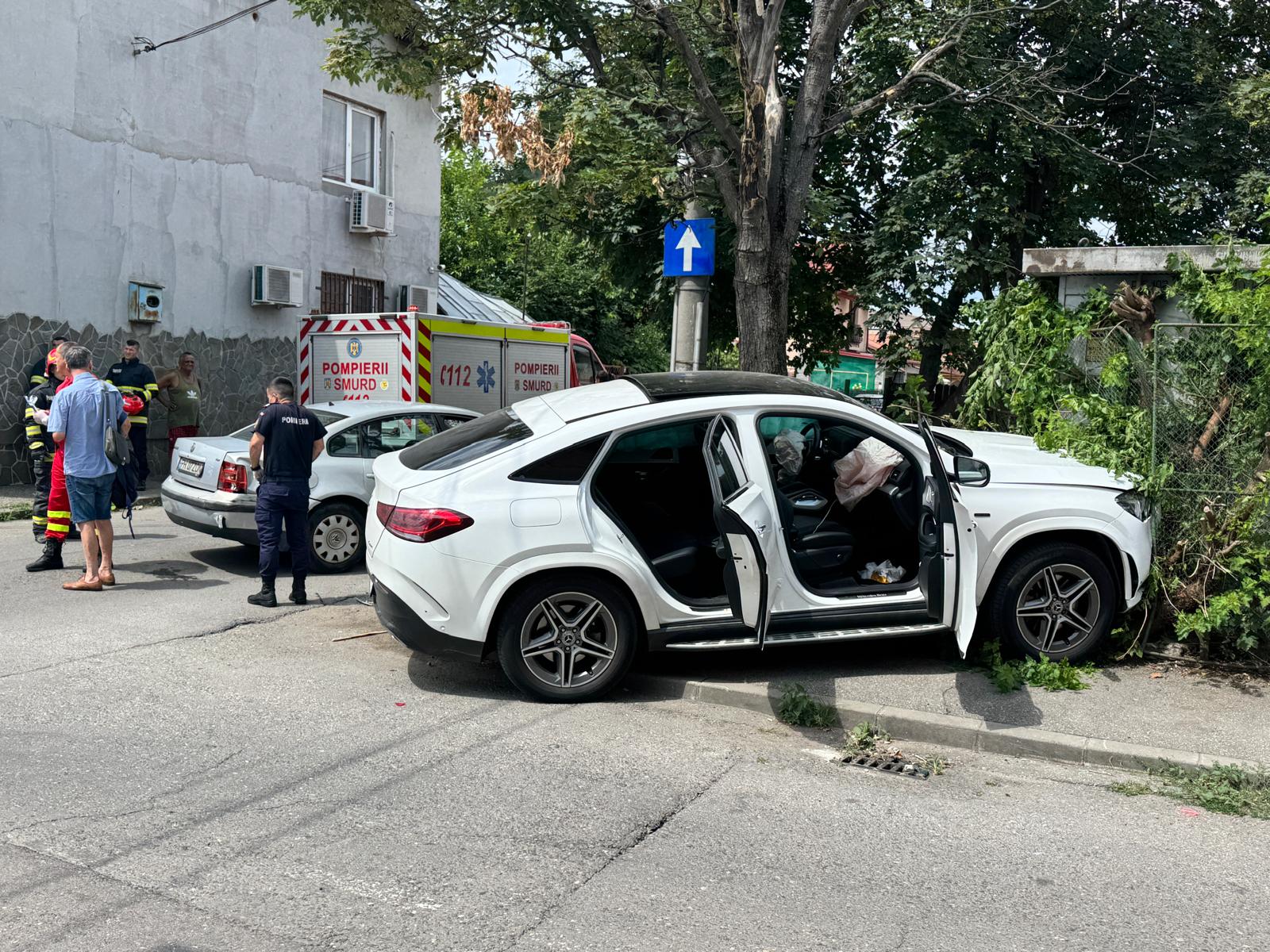 VIDEO: Accident în Ploiești. Imagini cu intervenția salvatorilor