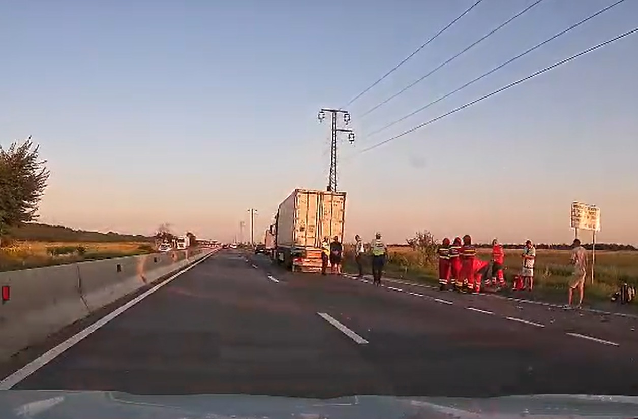 Accident mortal la Bănești. Un pieton a fost lovit de un TIR, pe DN1