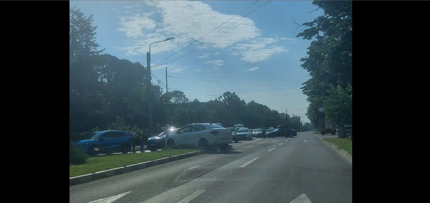 Accident în sensul giratoriu de la Kaufland Nord, în Ploiești. Trafic restricționat