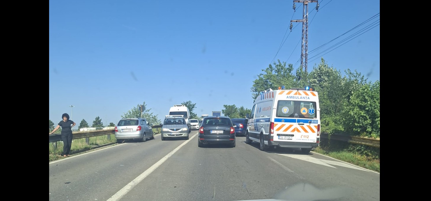 Accident la intrarea în Ploiești, pe podul din zona Bergenbier. Trafic restricționat