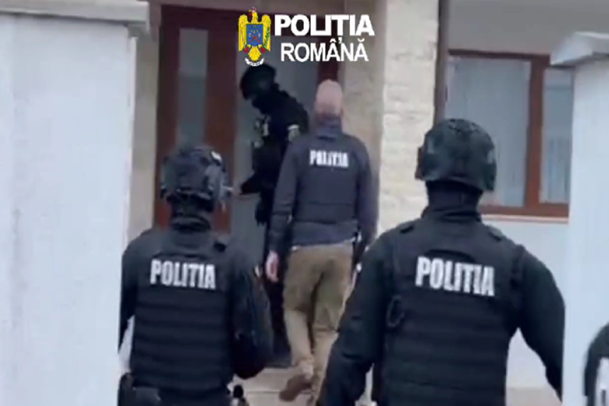 Percheziții în Prahova. Firme preluate pe numele unor persoane fără adăpost, apoi folosite într-o fraudă de 5,5 milioane de lei.